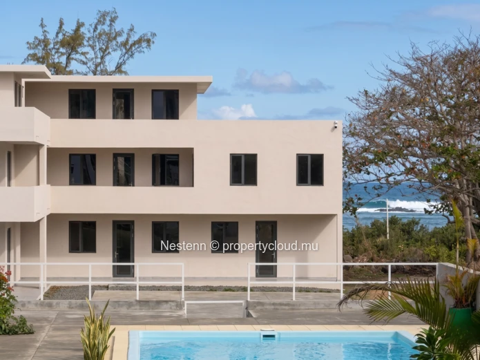 New 2-bedroom apartment close to the beach