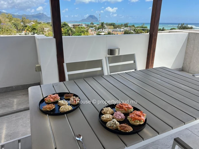 Luxury 3-Bedroom Penthouse with Private Pool in Tamarin (Sole Mandate)