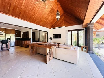 4 Bedroom Villa