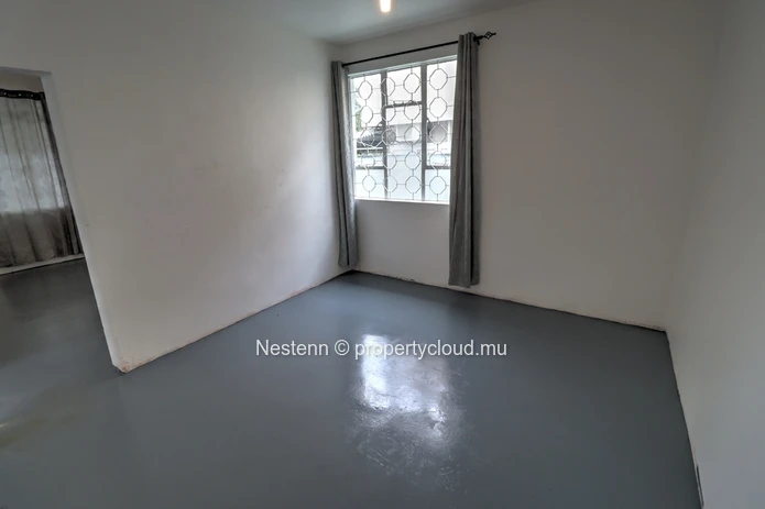 Maison non meublée de 5 chambres et de 203 m² sur un terrain de 210 m². 