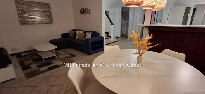 Duplex à louer à Bain Boeuf – 3 chambres avec piscine privée