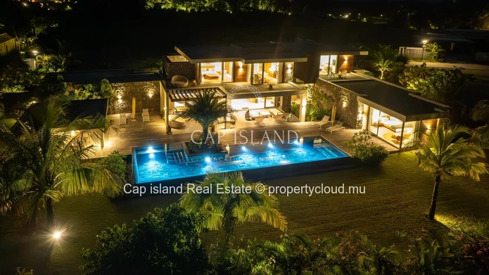Anahita - Luxurious 660 sqm villa, golf and beach access