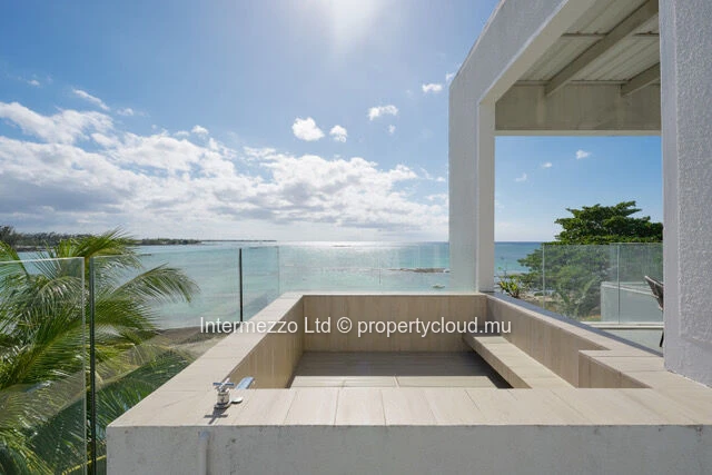Penthouse 3 chambres en suite front de mer à Péreybère – Vue océan & Coin de Mire