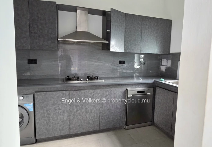 Elegant Fully Furnished 4-Bedroom Villa in the Heart of Pereybere