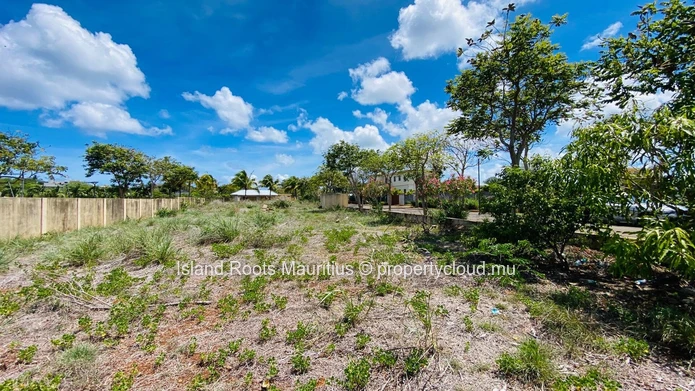 Discover this appealing plot of land located within a secure gated residence in Pointe aux Piments.