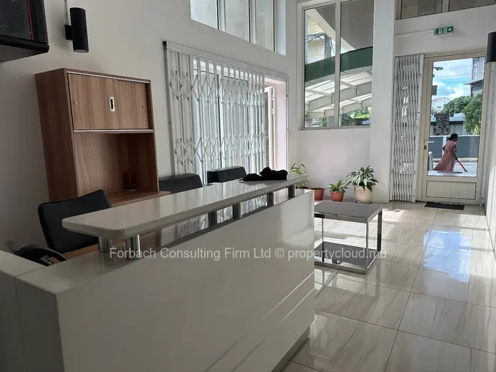 Prime location for office, warehouse, wholesale of luxury goods or pharmaceutical products