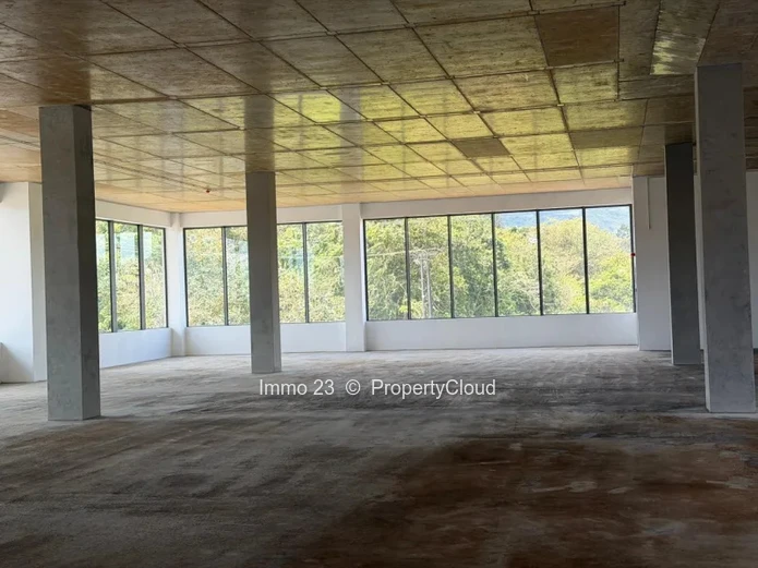 Office - 750m2 - Moka - Ref. BU95975LO