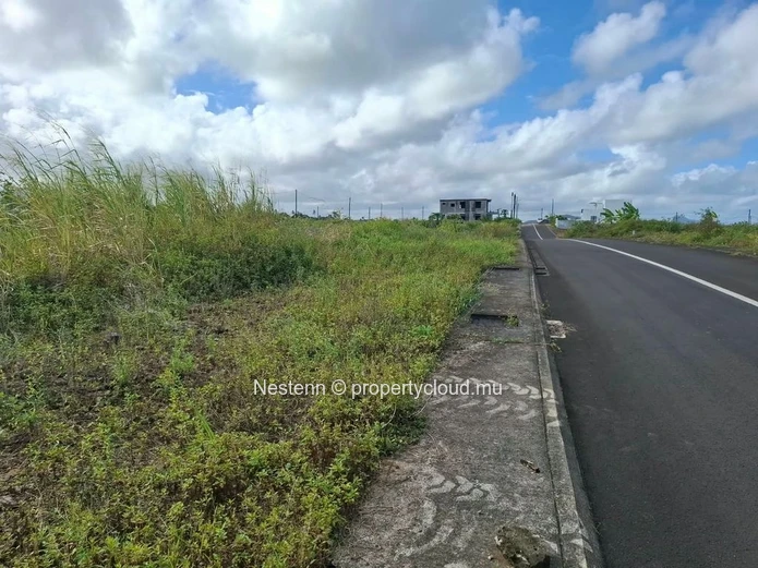 Land of 337.9 m² in Morcellement Greenview.