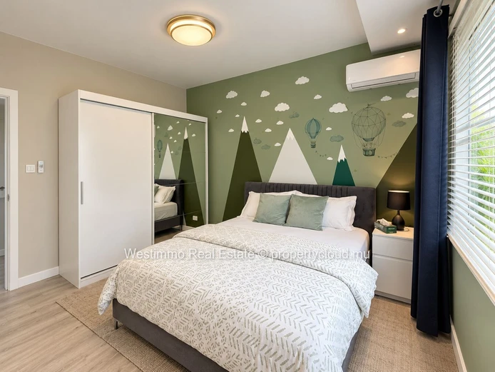 Maison moderne 4 chambres à Quatre Bornes, proche métro