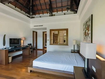 7 Bedroom Villa