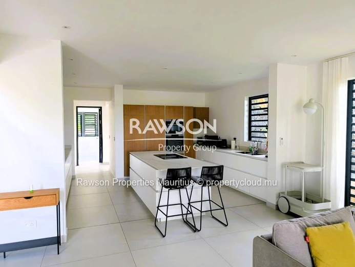 Villa Contemporaine De 4 Chambres Avec Vue Sur Le Golf À Vendre À Azuri | Roches Noires | €