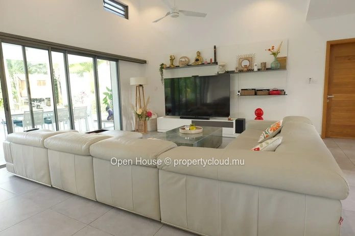 Splendid 4-bedroom en-suite villa for sale - highly sought-after estate and ideally located in Grand Baie -