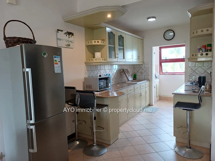 Complexe résidentiel -Appartement de 3 chambres avec piscine commune à Mon Choisy