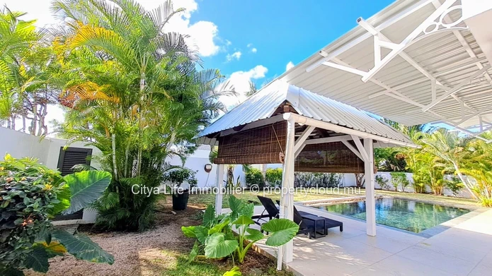 Maison meublée de 300m² avec piscine privée à louer à Grand Baie