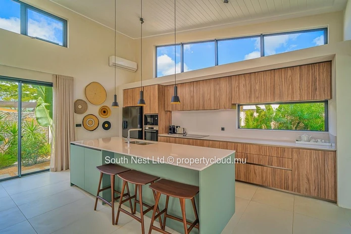 New villa, luxury and comfort on the hills of Tamarin