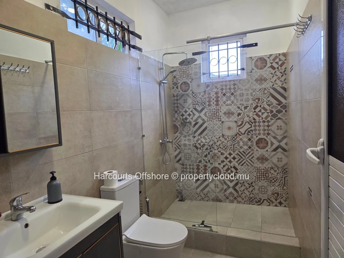 Charming Fully Furnished Mauritian-Style Villa in Calodyne – Available Immediately