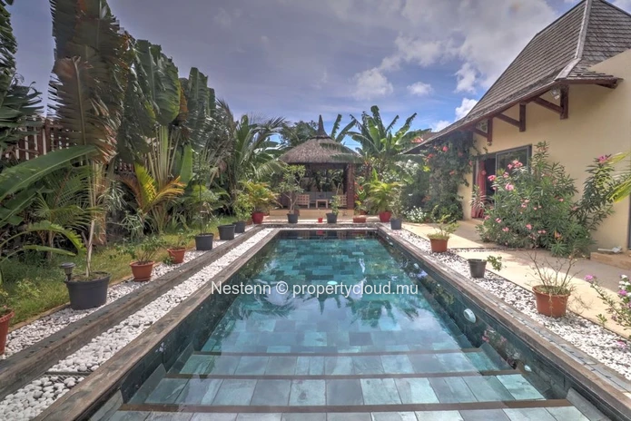 Elegant balinese-style villa on 675m² land