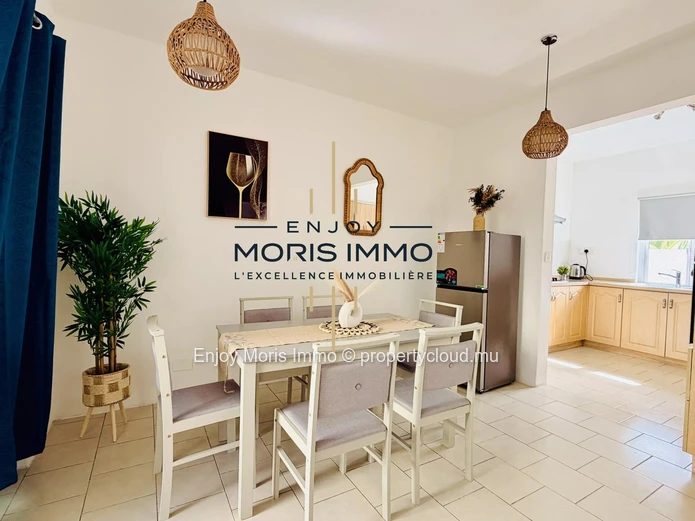 Appartement meublé 3 chambres à louer à Grand Baie – Île Maurice | 150 m² | Jardin privatif | Location longue durée