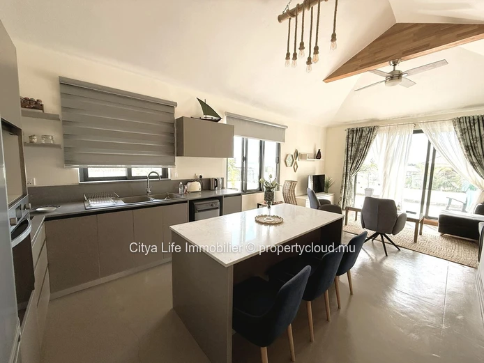 Élégante Maison Meublée avec Vue Panoramique à Flic en Flac