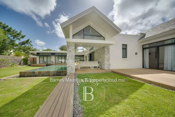 PEREYBERE - Villa a few steps from the beach - 4 bedrooms