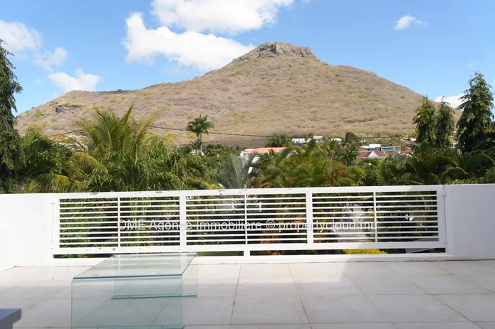 Family 4-Bedroom House with Swimming Pool | Tamarin