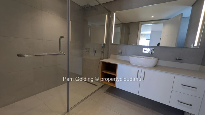 Tout nouvel appartement de 2 chambres à louer à Pereybère – Confort moderne dans un emplacement côtier privilégié
