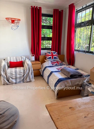 MAISON FAMILIALE À VENDRE – Quatre-Bornes