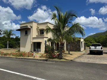 4 Bedroom Villa