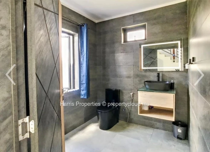 Spacious house for sale – Grand Gaube 