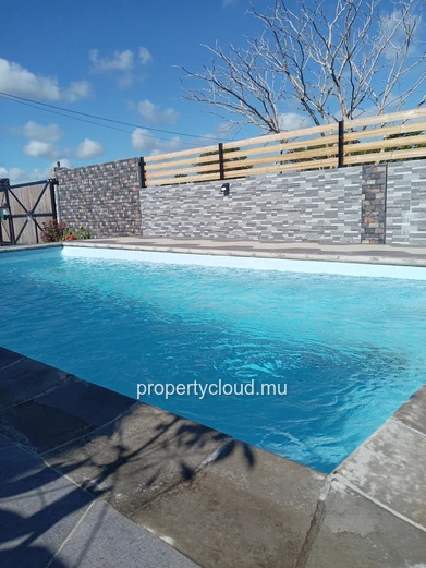 THE VALE : Villa Neuve d'Exception | Vue Mer & Montagne Panoramique | Piscine | Idéal Famille Expatriée.