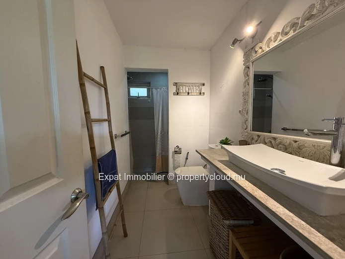 Appartement 3 Chambres Avec Jardin Privatif & Accès Direct À La Piscine – Résidence Sécurisée