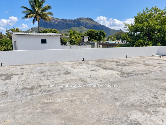 Commercial and Residential Building for Sale in Quatre Bornes – Approx. 400 m²