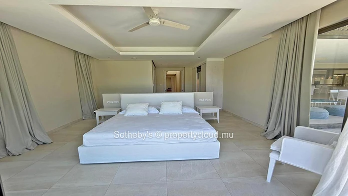 Villa White Light