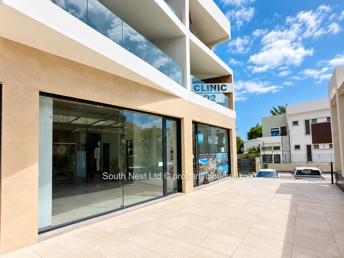 Local commercial à La Preneuse – À vendre ou à louer