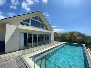 5 Bedroom Villa