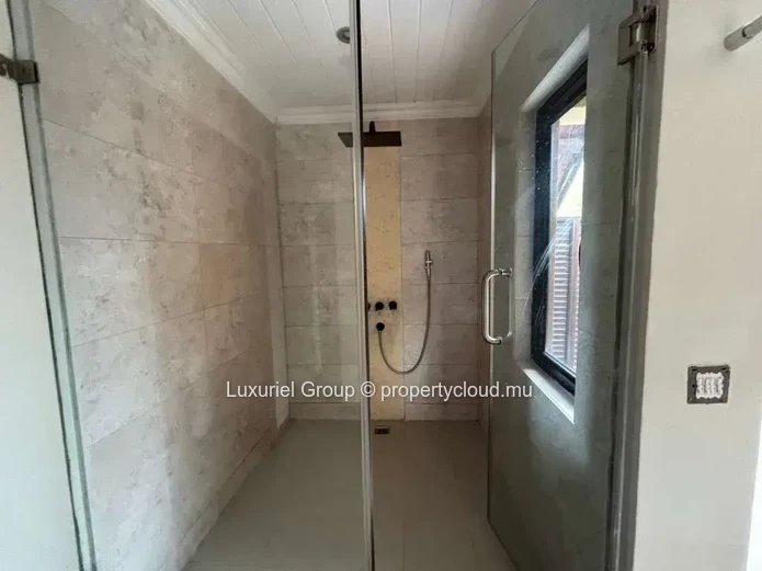 Villa moderne 3 chambres en suite avec piscine privée