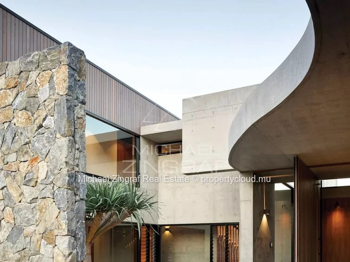 Exceptional Beachfront Duplex Penthouse – Pointe aux Canonniers