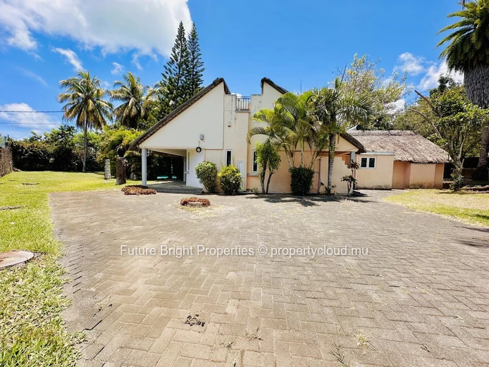 Le Charme Tropical d’une Grande Maison Créole à Grand Baie