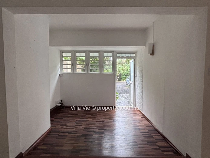  Bain Boeuf - Fully renovated duplex with 3 bedrooms with garden & common swimming pool (Sole Mandate)