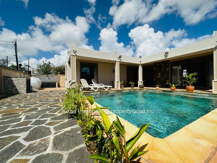 Modern Single-Storey House With A Balinese-Inspired Pool