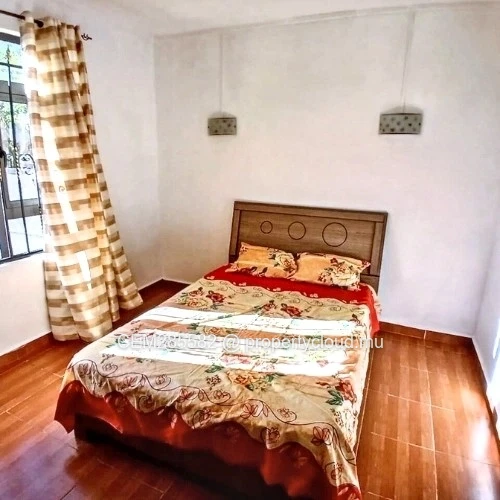 Maison entièrement meublée de 3 chambres à coucher au rez-de-chaussée à louer à Curepipe