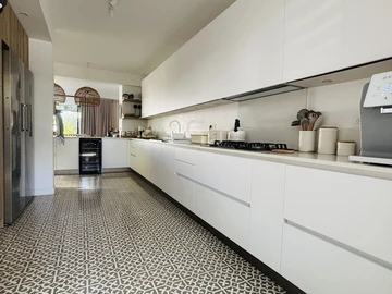 5 Bedroom Townhouse, Duplex