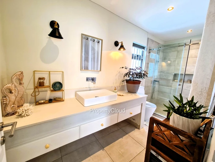 À Louer | Villa Haut De Gamme De 4 Chambres | Grand Baie