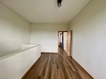 5 Bedroom Villa