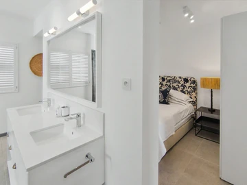 4 Bedroom Apartment