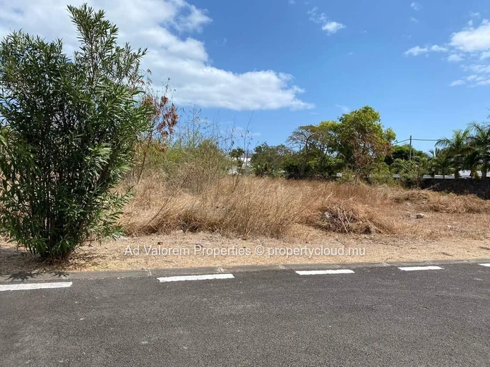 Terrain a vendre a Domaine de Mont Calme!