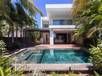 4 Bedroom Villa