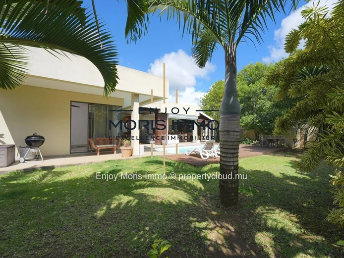 Contemporary Villa 3 Ensuite Bedrooms for Sale – North Mauritius | Private Pool