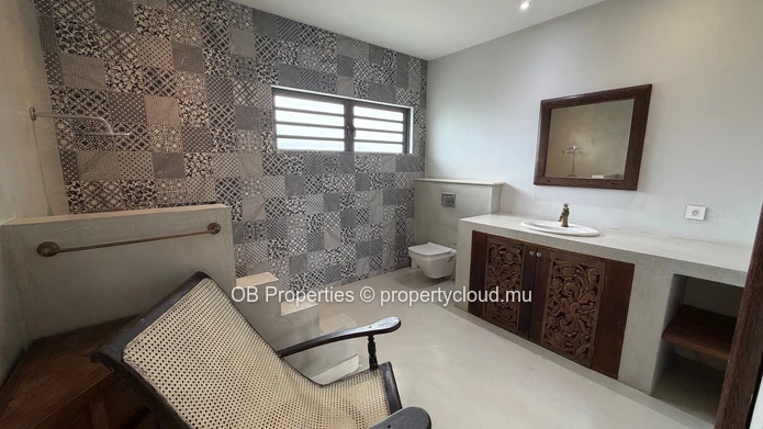 Prestigious 5-Bedroom Villa for Rent in Forêt Daruty