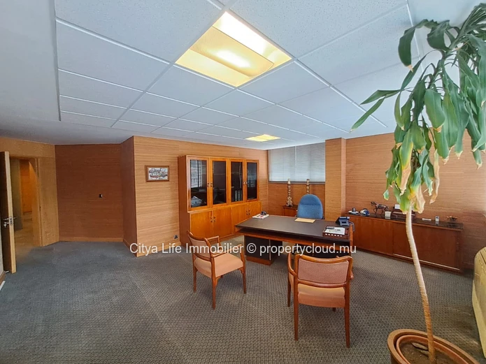 Bureau de 377 m²
